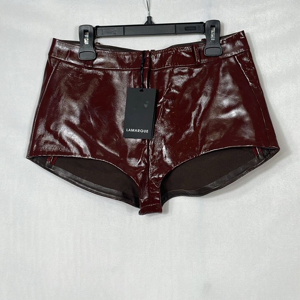 LAMARQUE NWT Annaise Leather Hot Shorts Size L Patent Leather Burgundy Revolve